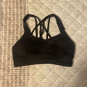 NWOT Lululemon Free To Be Serene Bra Size 6